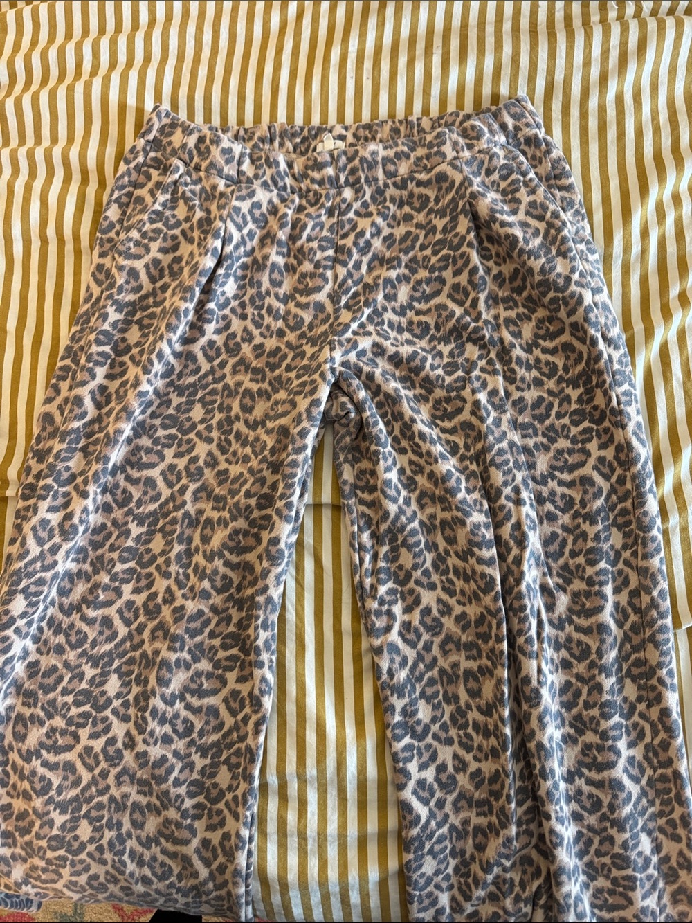 aerie Leopard Print Track Pants - Gray & Tan